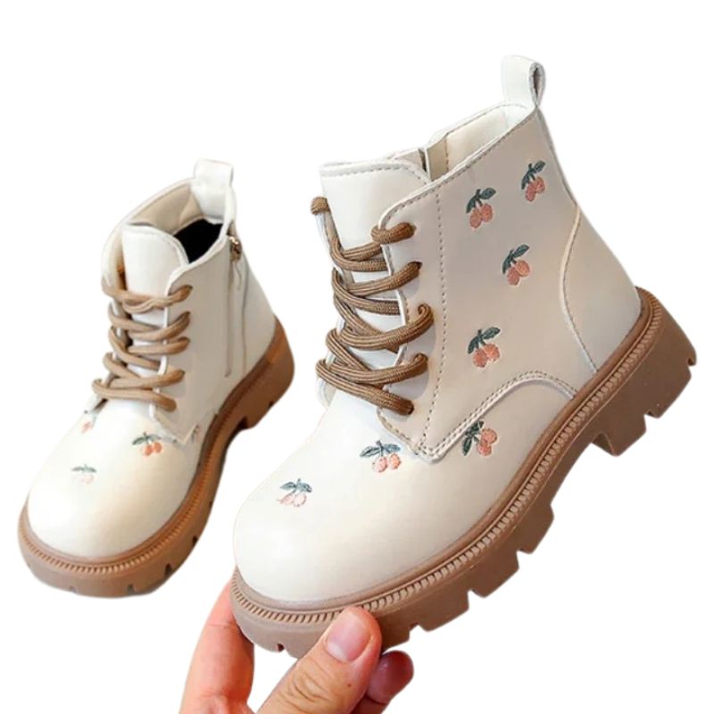 Coturno Couro Infantil Feminino Zíper Lateral Cereja Coturno Couro Infantil Feminino Zíper Lateral Cereja Loja do Bambino