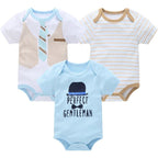 Body Infantil Manga Curta Masculino Personalizado Gentleman e Ursinho - Conjunto de até 6 Unidades Body Infantil Manga Curta Masculino Personalizado Gentleman e Ursinho - Conjunto de até 6 Unidades Loja do Bambino Conjunto 1 com 3 Unidades 0 a 3 Meses 