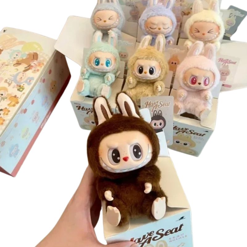 Boneco Labubu Sentado Coleção Completa Boneco Labubu Sentado Coleção Completa Loja do Bambino 