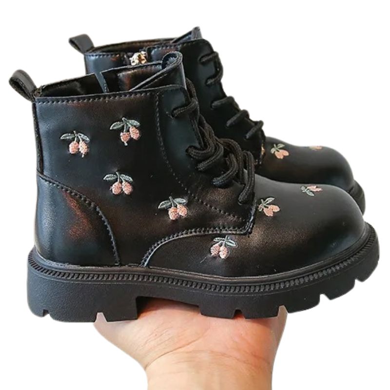 Coturno Couro Infantil Feminino Zíper Lateral Cereja Coturno Couro Infantil Feminino Zíper Lateral Cereja Loja do Bambino 