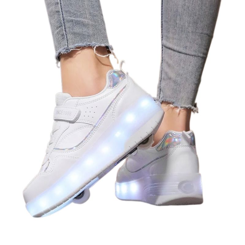 Tênis Com Rodinha e Luz de Led Infantil Tênis Com Rodinha e Luz de Led Infantil Loja do Bambino 