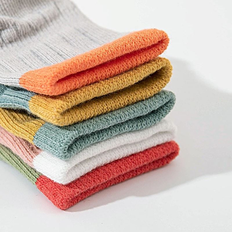 Meias Bebê Antiderrapante Cano Médio - Conjunto com 3 unidades Meias Bebe Antiderrapante Cano Médio Loja do Bambino 