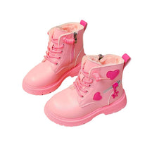 Botinha Coração em Couro Infantil - Interior em lã Botinha Coração em Couro Infantil Loja do Bambino Rosa 26 (16cm) 