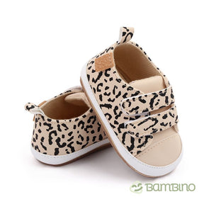 Sapato Infantil com Velcro Unissex para Bebês Sapato Infantil Unissex para Bebês Loja do Bambino 